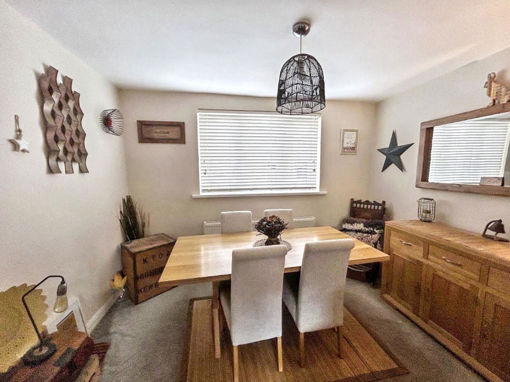 Property image 3 of 12