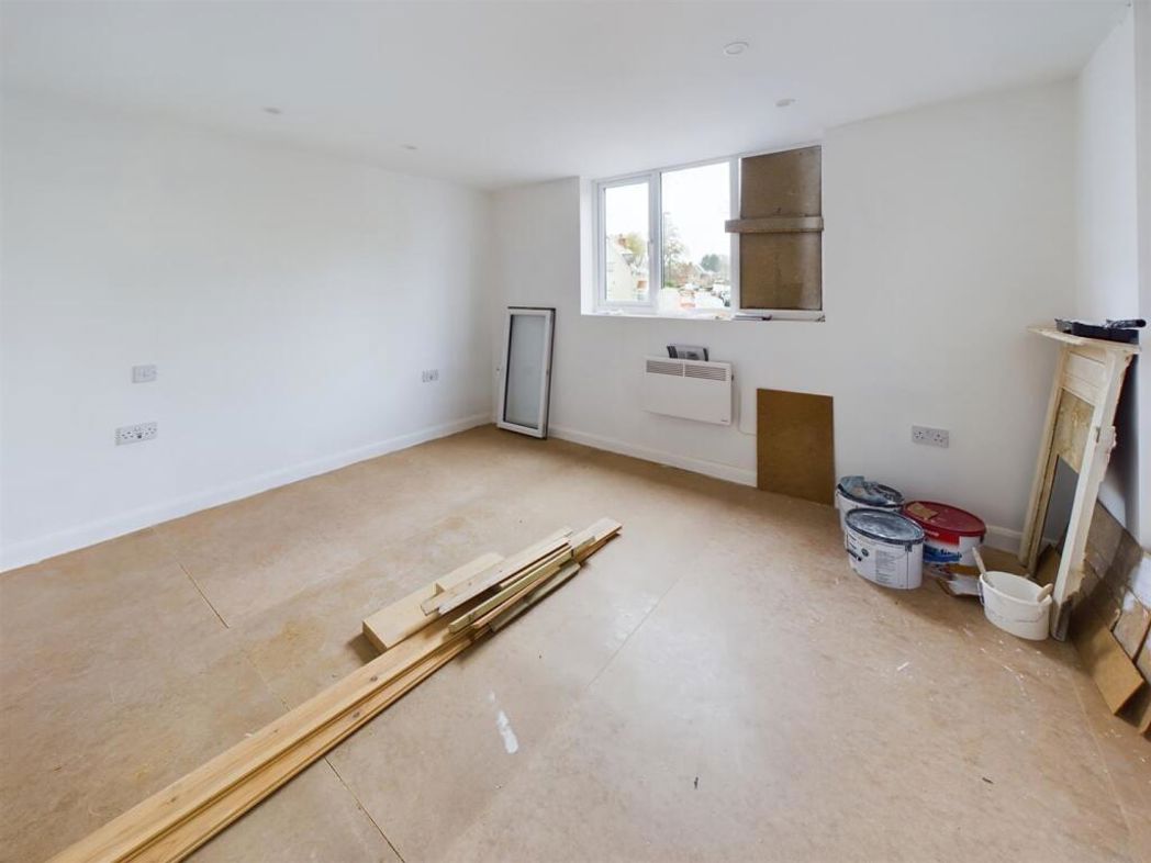 Property image 11 of 28