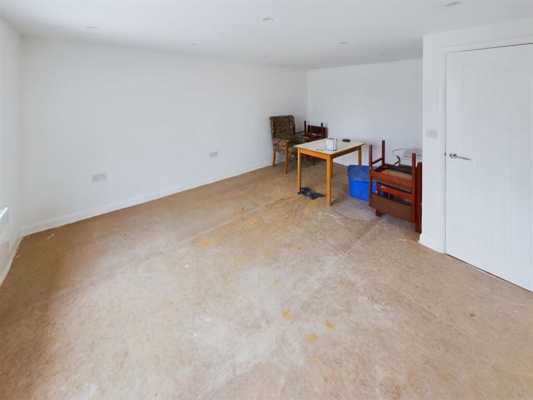 Property image 25 of 28