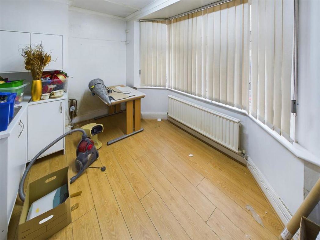 Property image 10 of 28