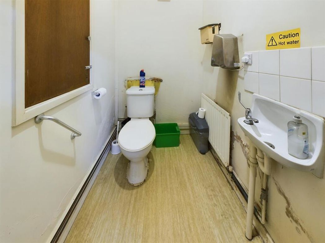 Property image 21 of 28