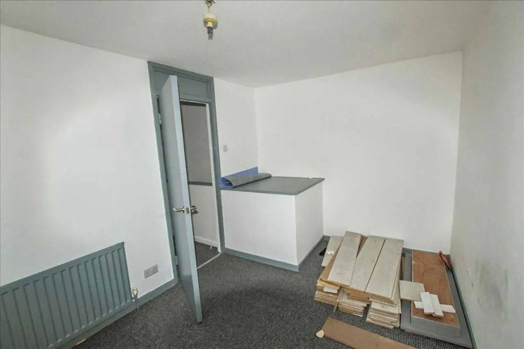 Property image 3 of 6