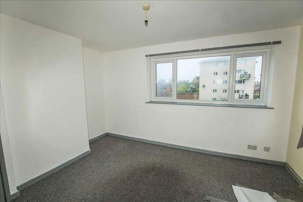 Property image 4 of 6