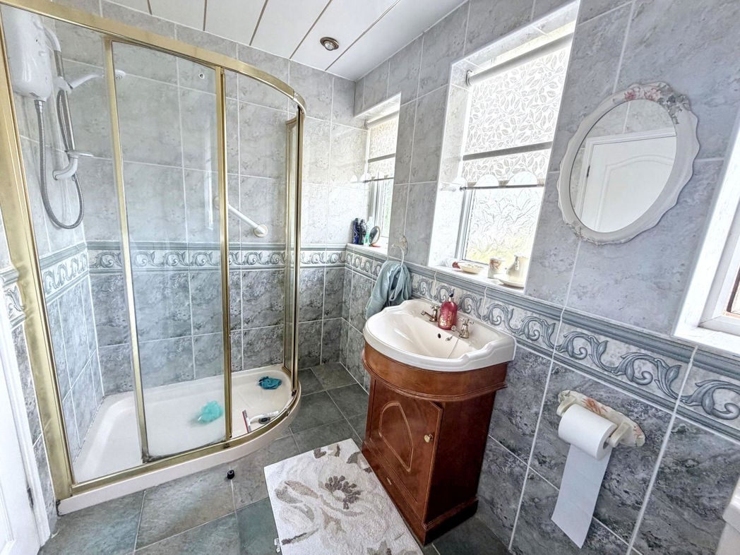 Property image 13 of 19