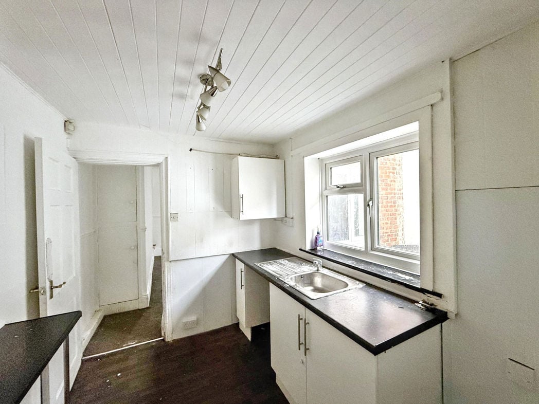 Property image 2 of 13