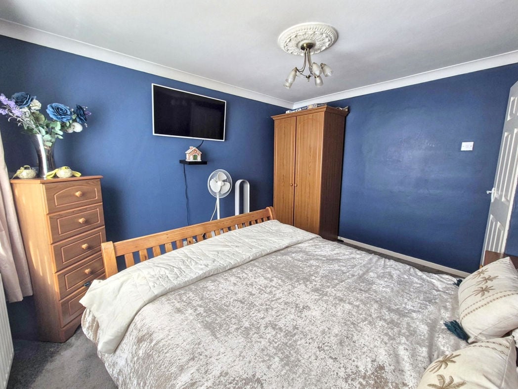 Property image 12 of 26