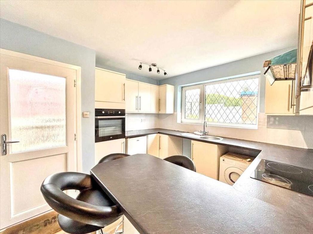 Property image 10 of 23