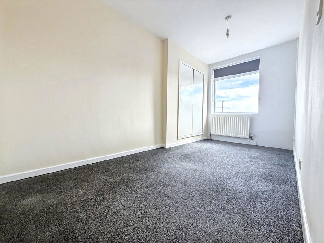 Property image 11 of 16