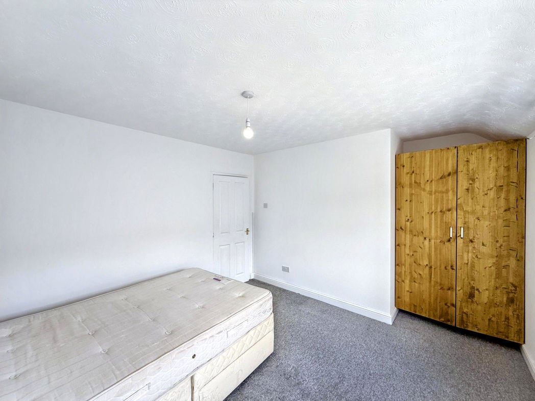 Property image 7 of 12