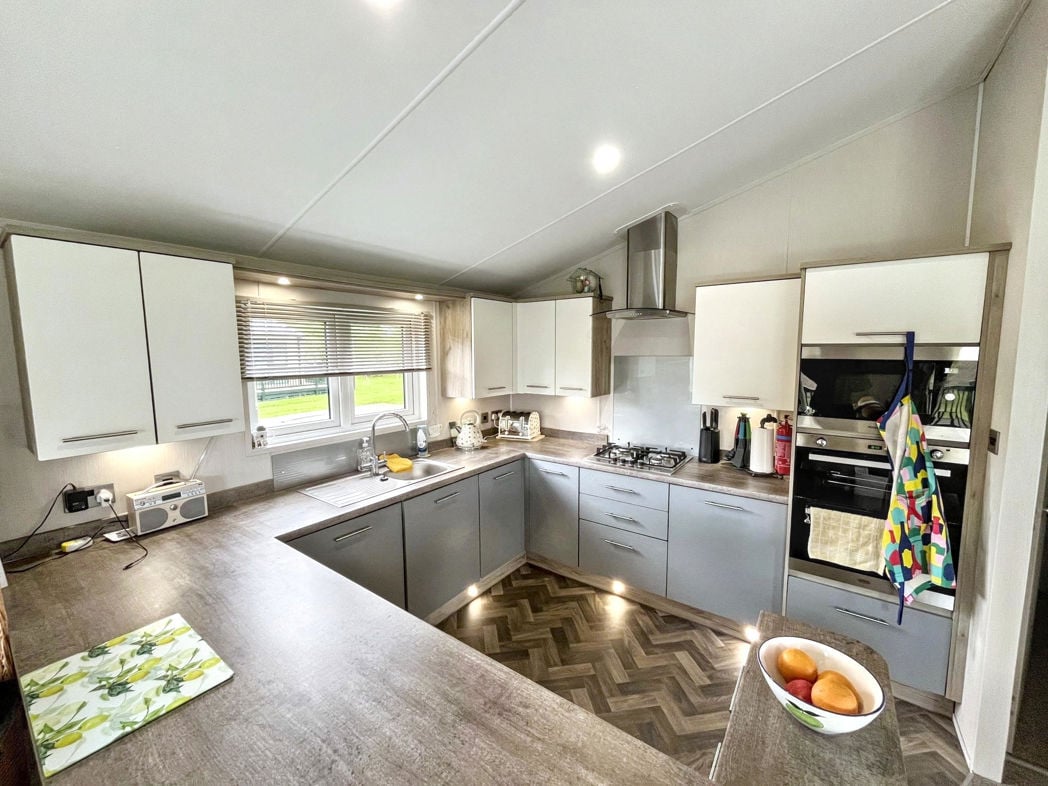 Property image 2 of 10