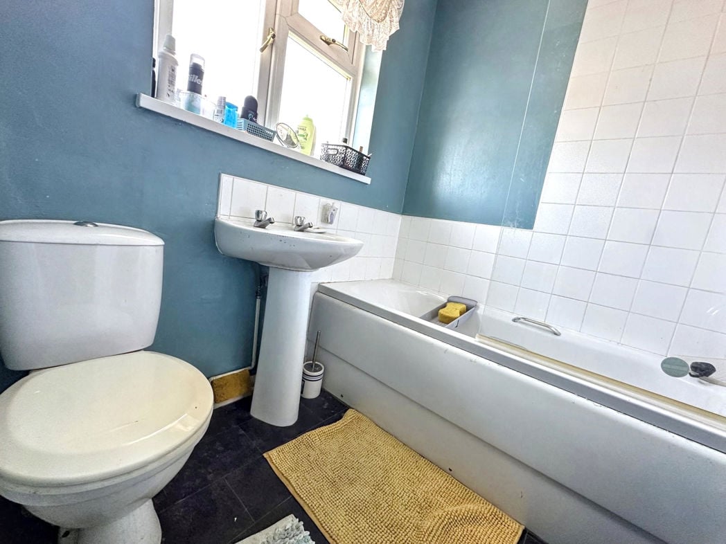 Property image 11 of 13