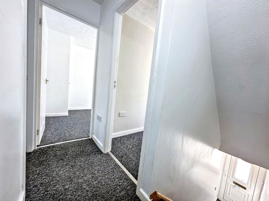 Property image 12 of 14