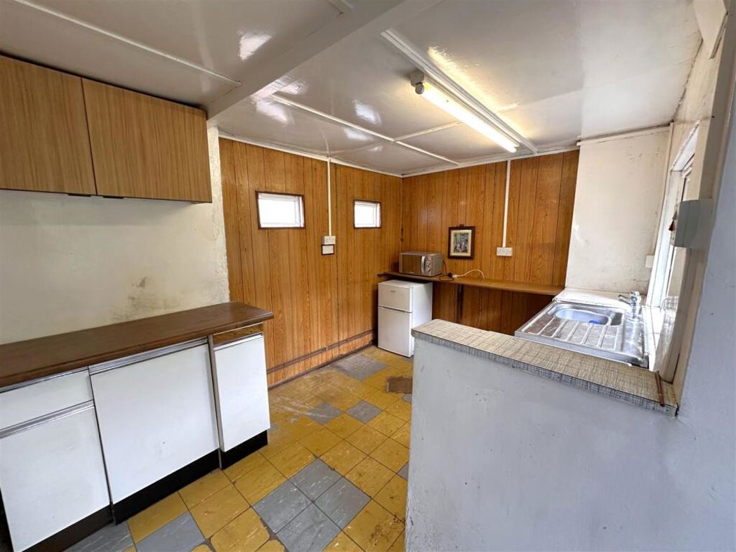 Property image 3 of 11