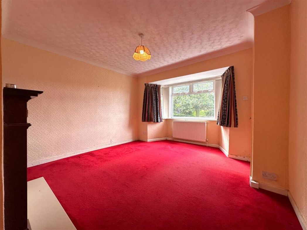 Property image 4 of 11