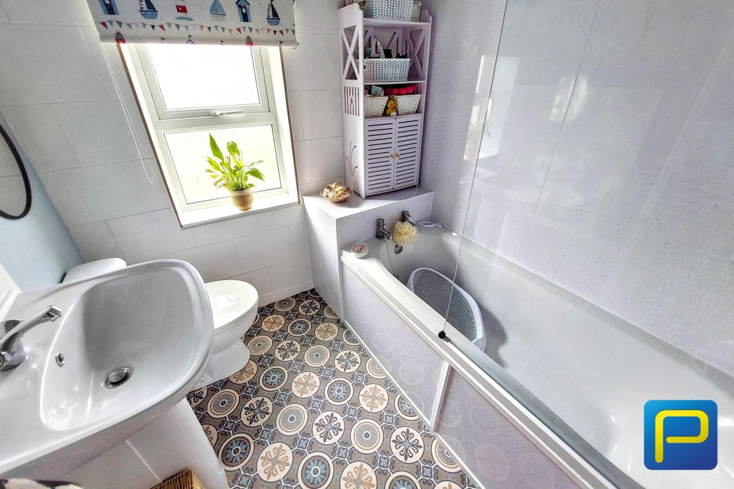 Property image 11 of 20