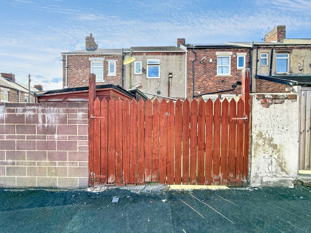 Property image 8 of 9