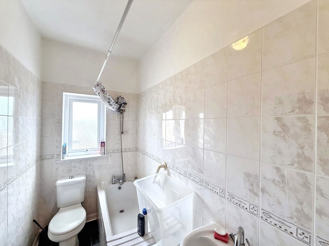 Property image 7 of 9