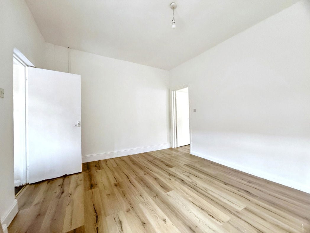 Property image 5 of 12
