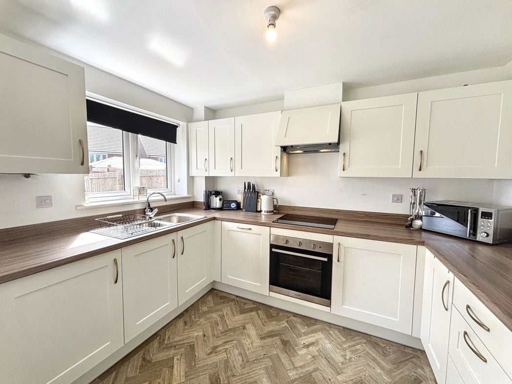 Property image 12 of 24