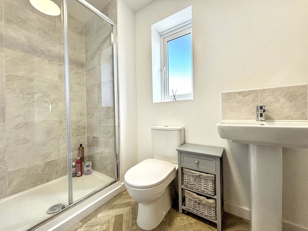 Property image 16 of 24