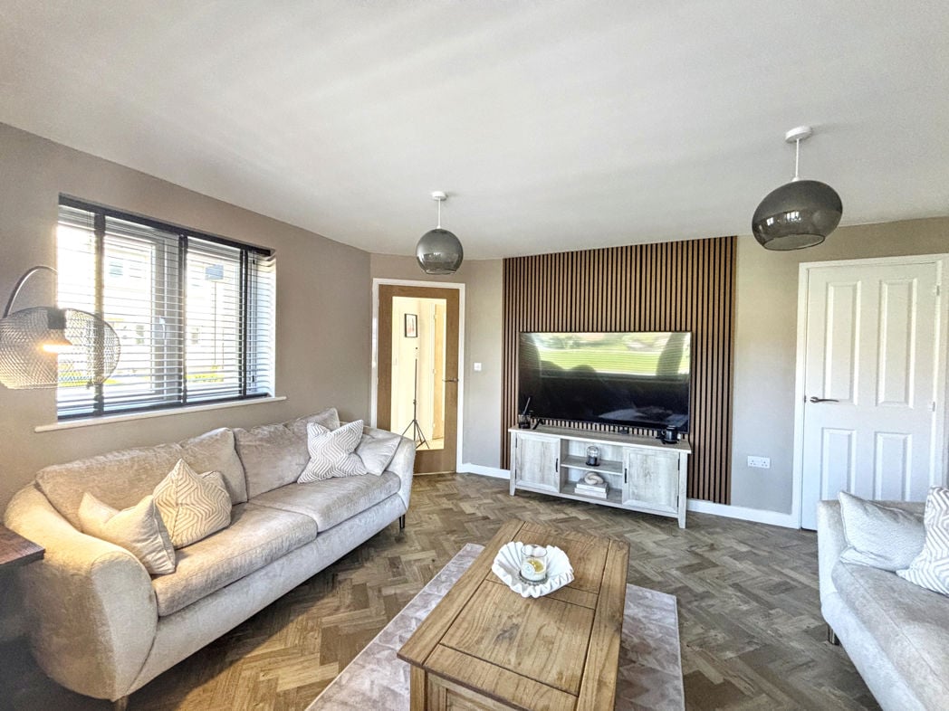 Property image 10 of 24