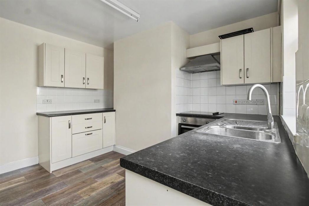 Property image 4 of 15