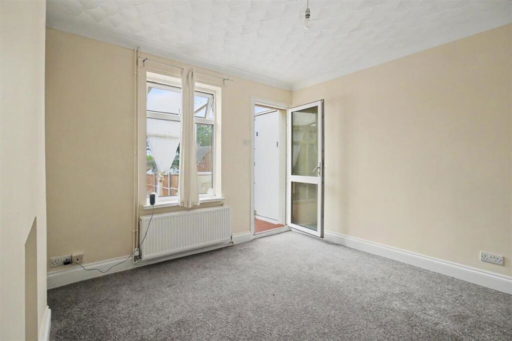 Property image 5 of 15