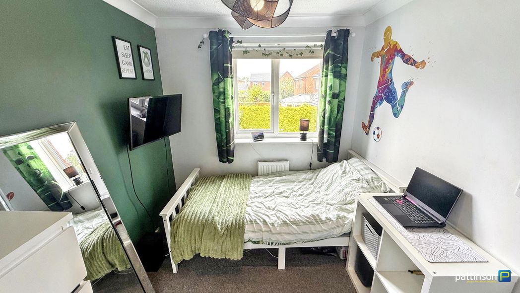Property image 27 of 38