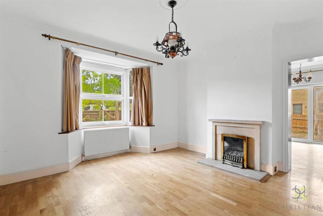 Property image 3 of 23