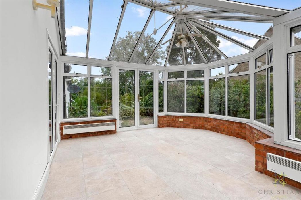 Property image 9 of 23