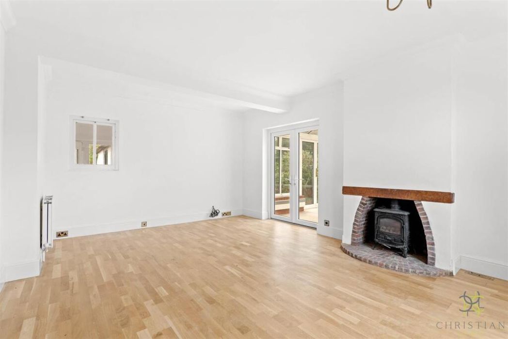 Property image 14 of 23