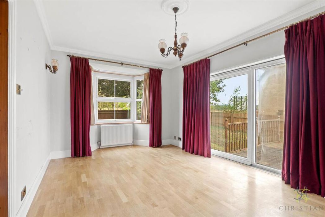 Property image 17 of 23