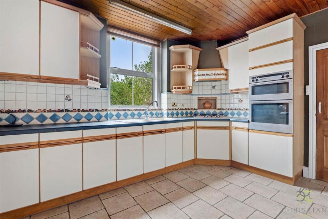 Property image 18 of 23
