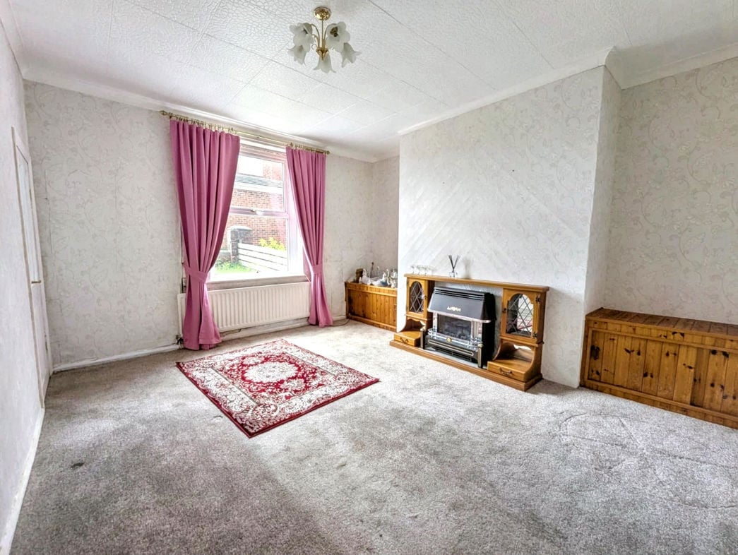 Property image 2 of 9