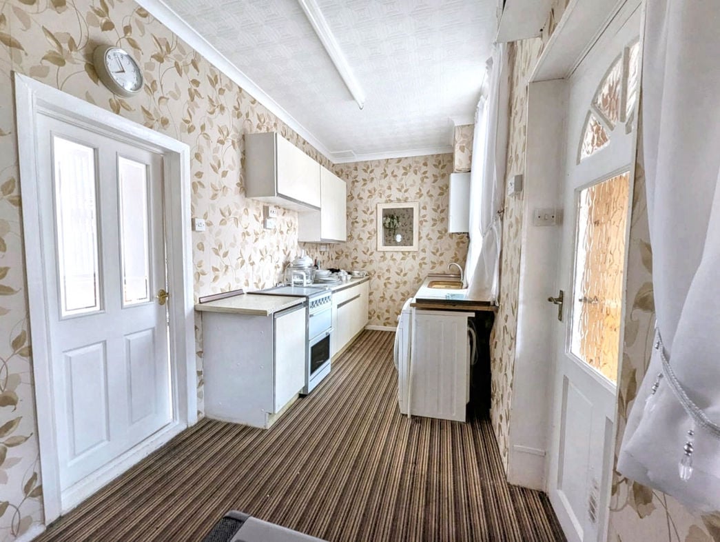 Property image 3 of 9