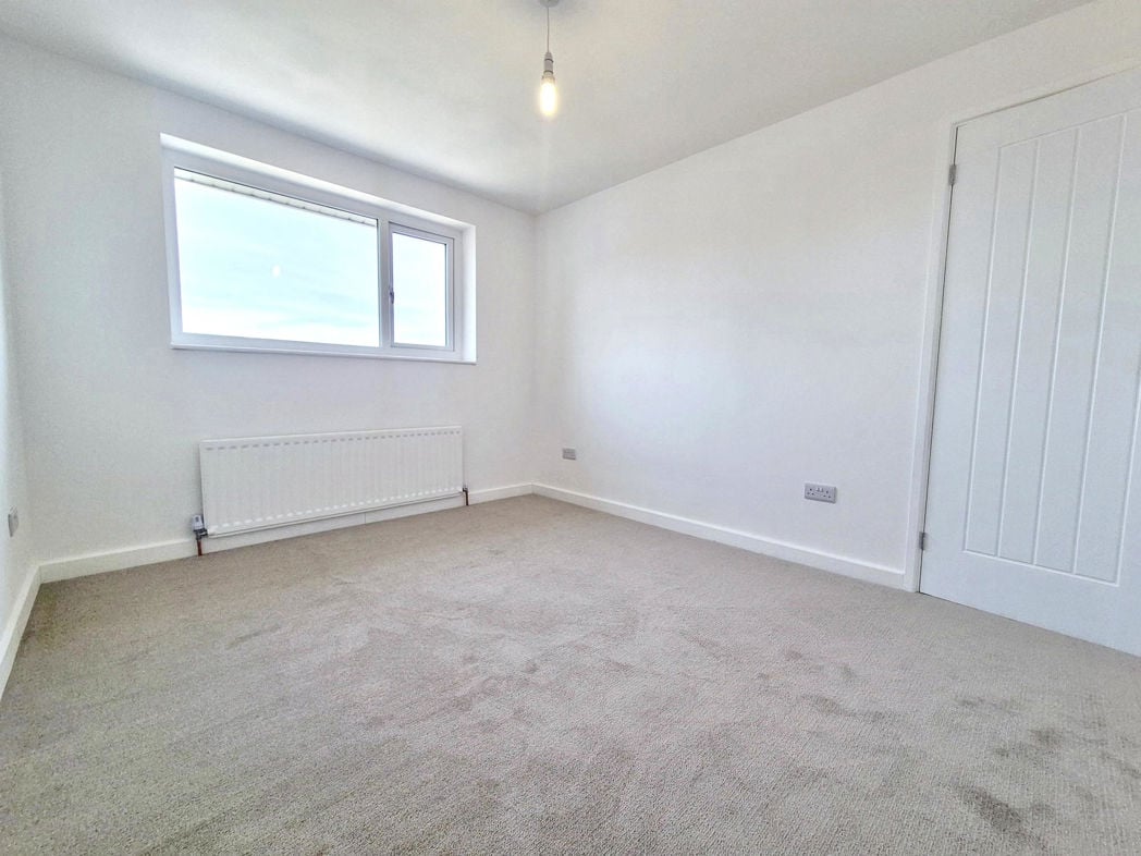 Property image 12 of 23
