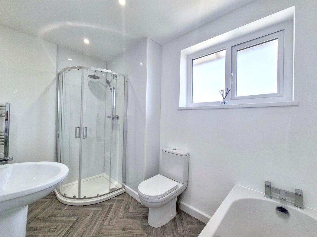 Property image 16 of 23