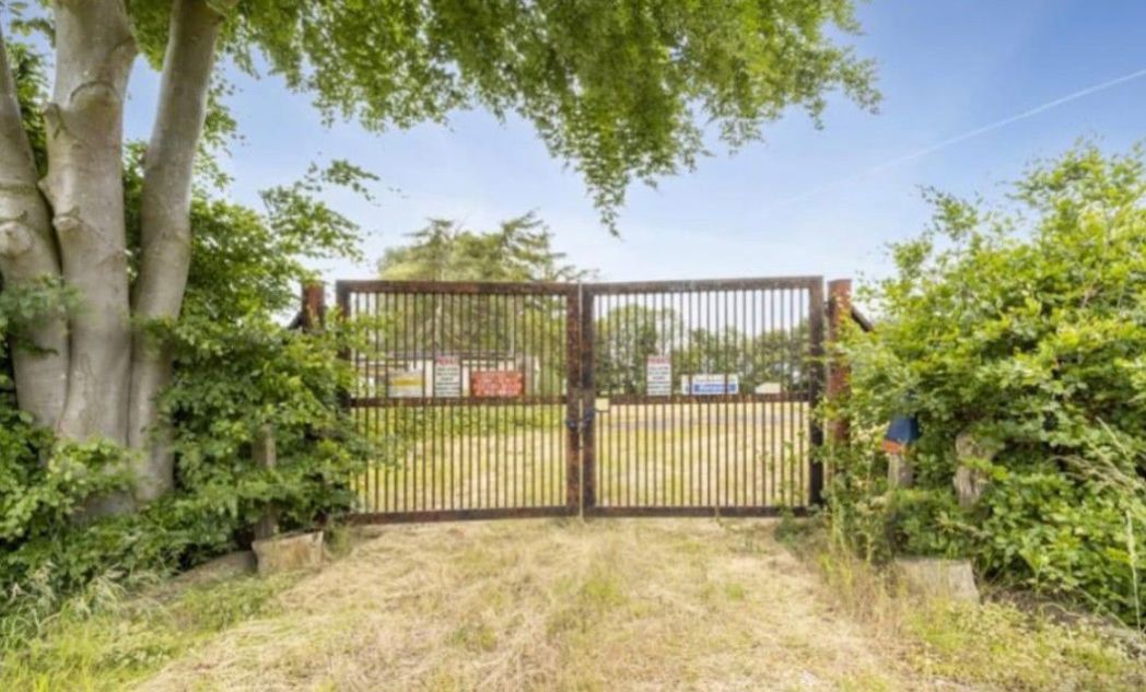 Property image 2 of 14