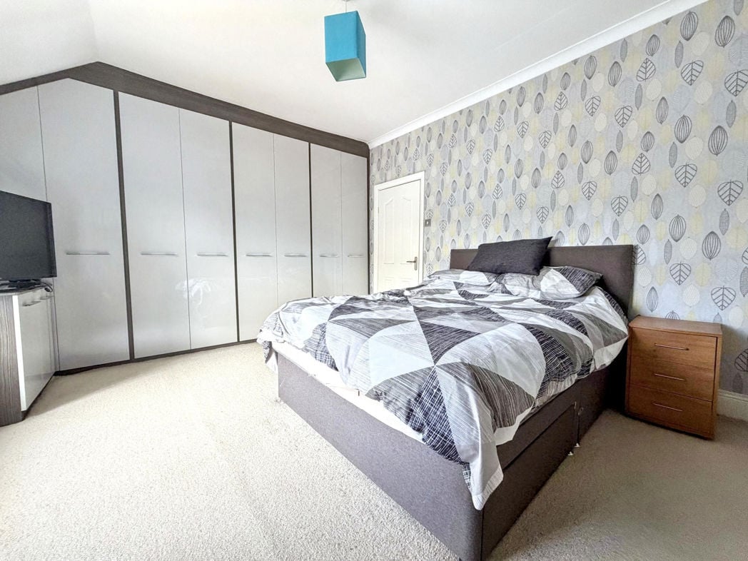 Property image 11 of 18