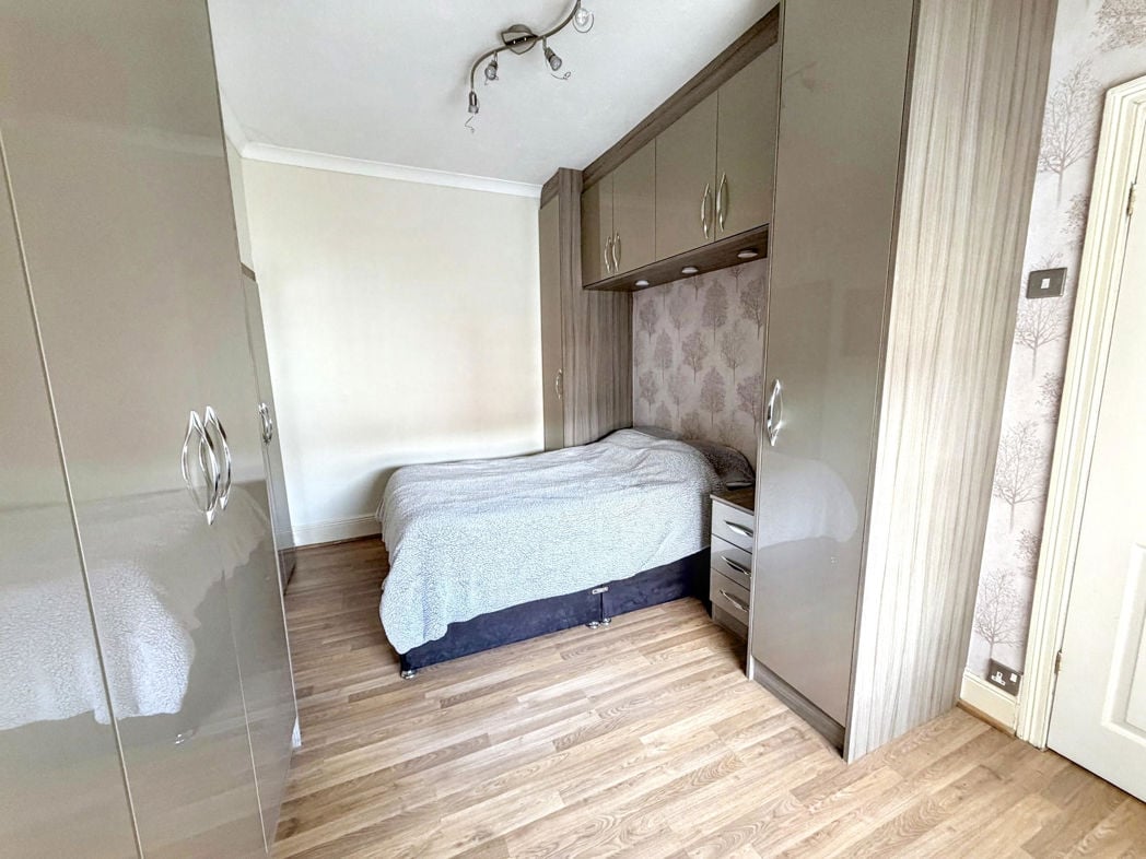 Property image 12 of 18