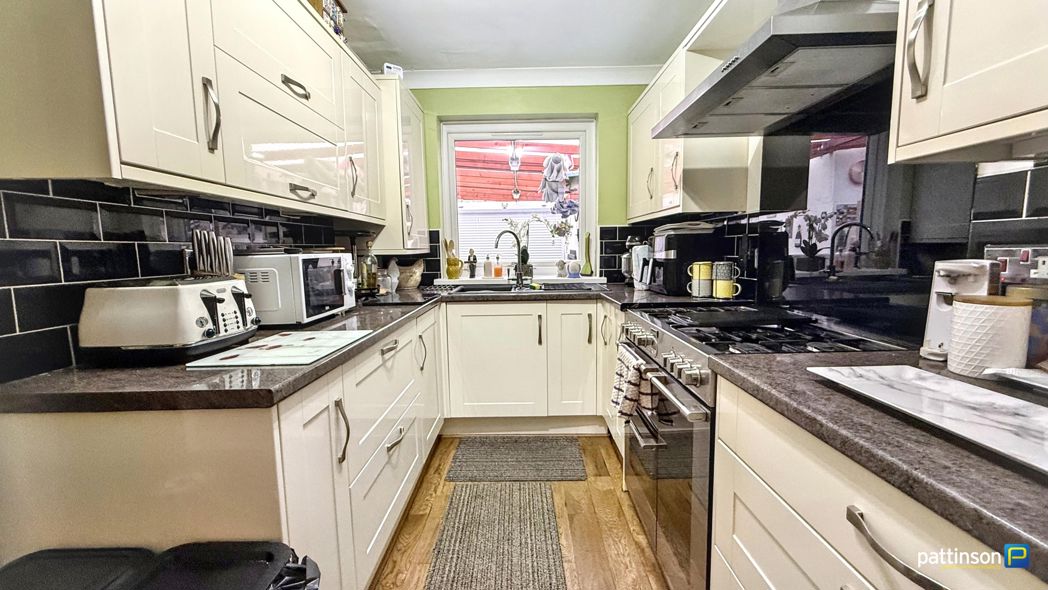 Property image 11 of 34