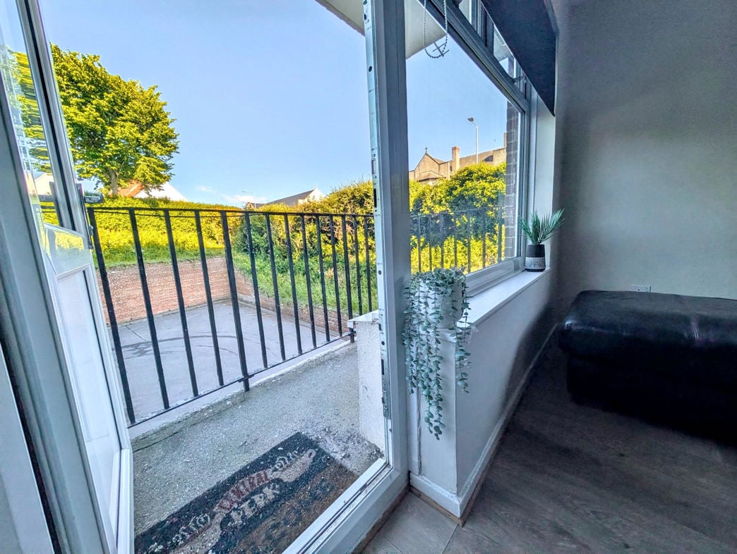 Property image 5 of 12