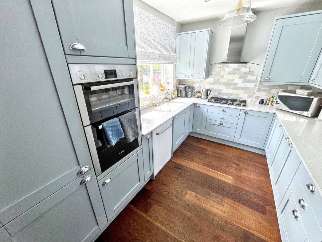 Property image 12 of 22