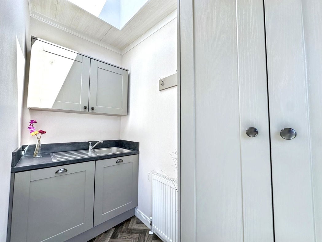 Property image 17 of 23