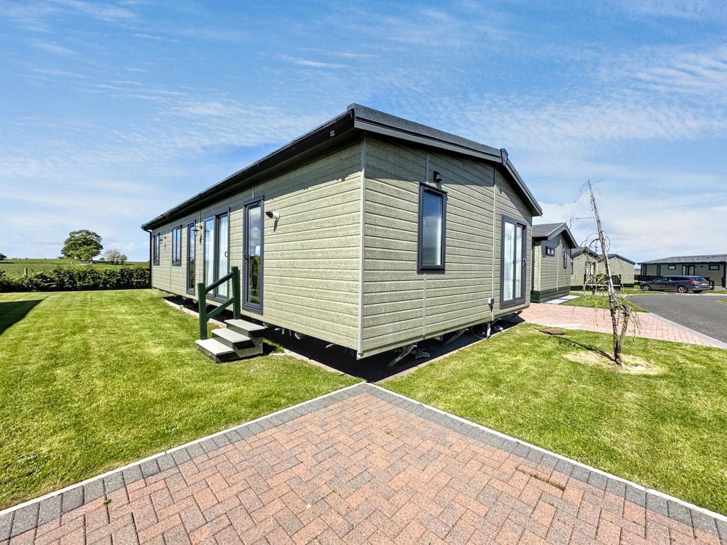 Property image 1 of 23