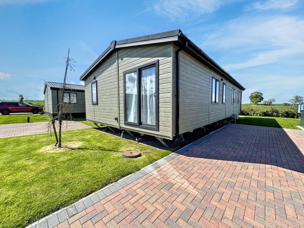 Property image 18 of 23