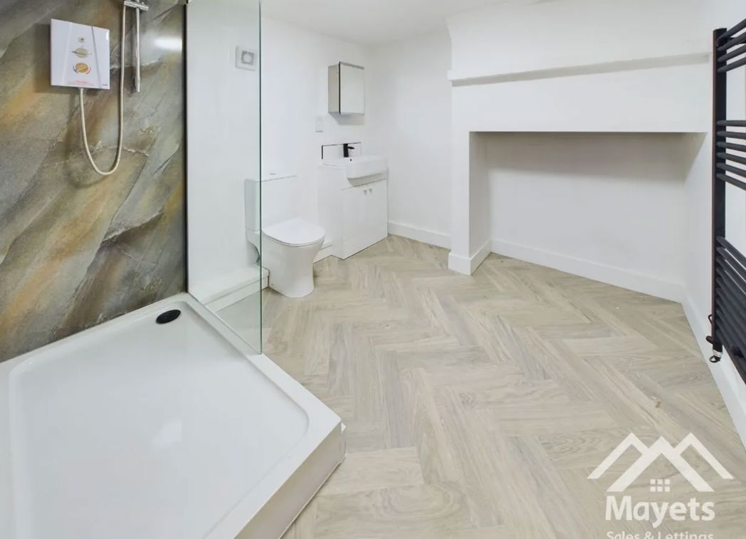 Property image 2 of 22
