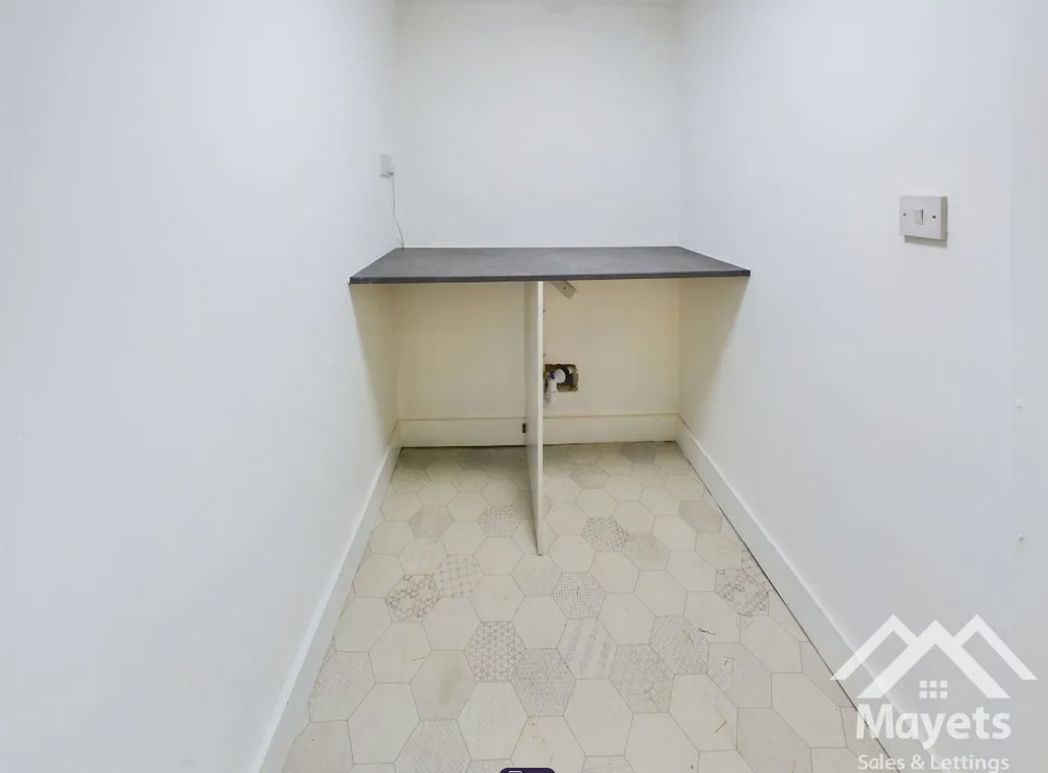 Property image 8 of 22