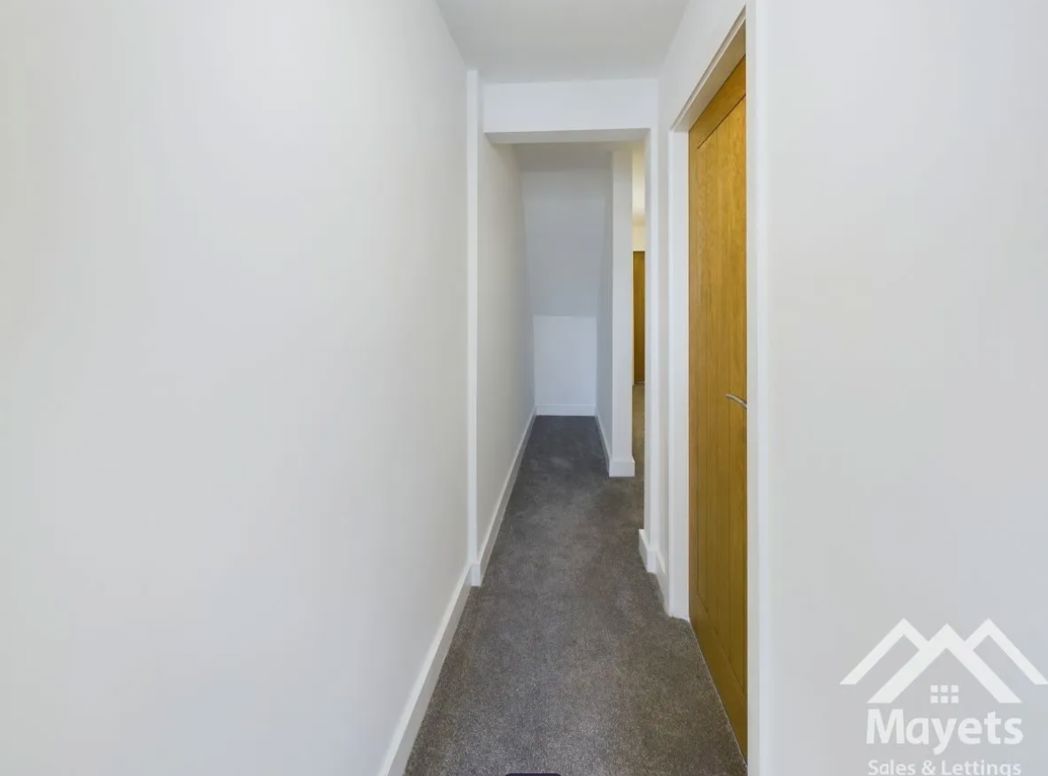 Property image 9 of 22