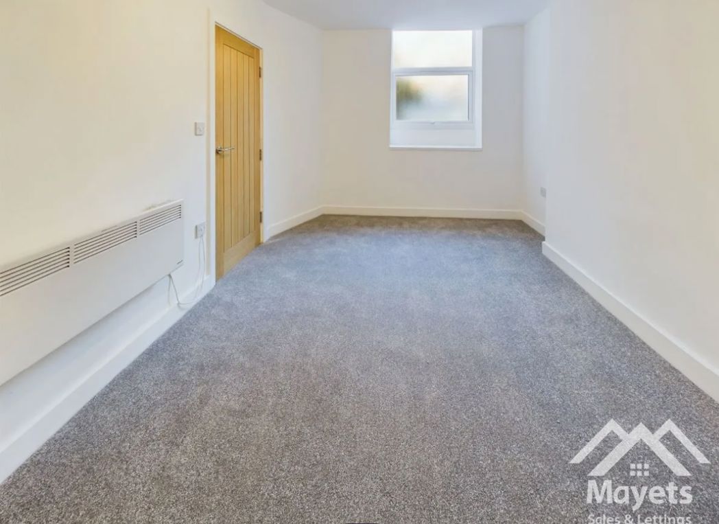 Property image 12 of 22